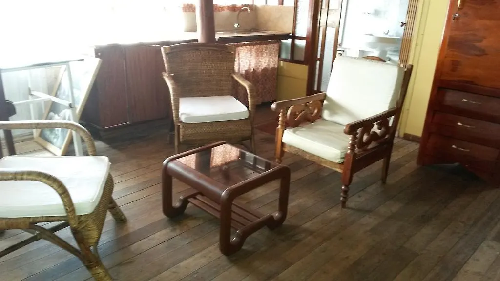 Hostal El Parque Tababela