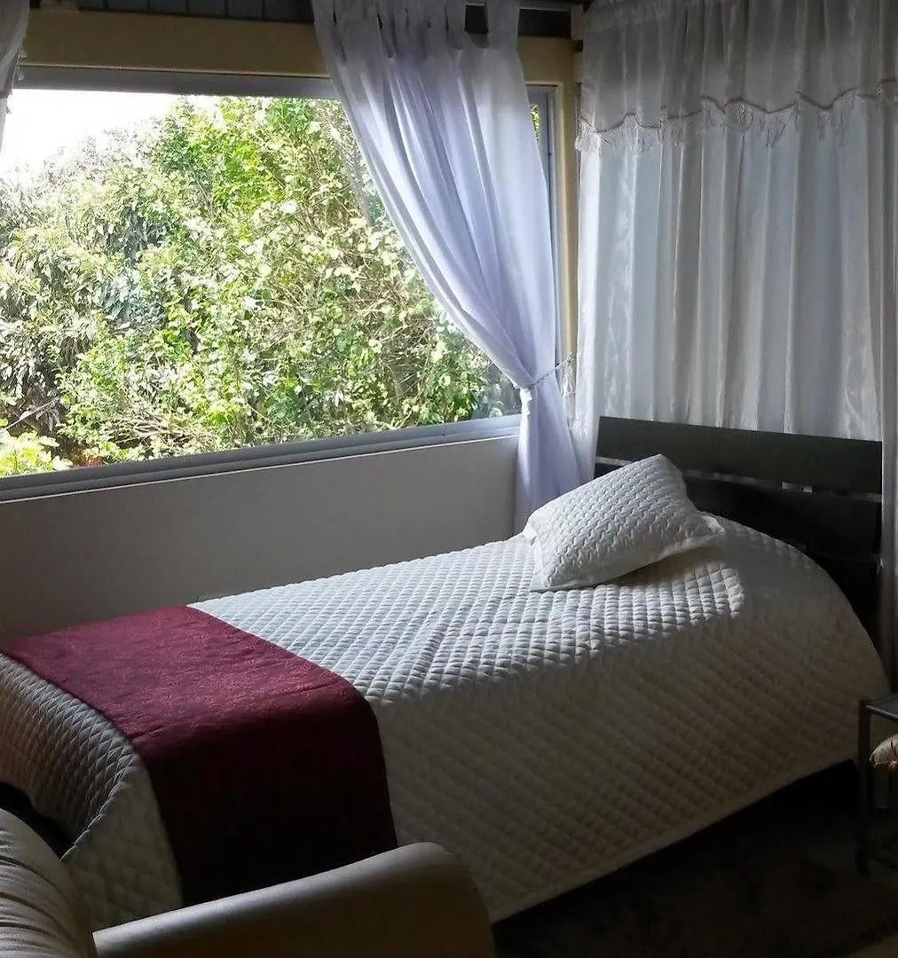 Hostel Hostal El Parque Tababela