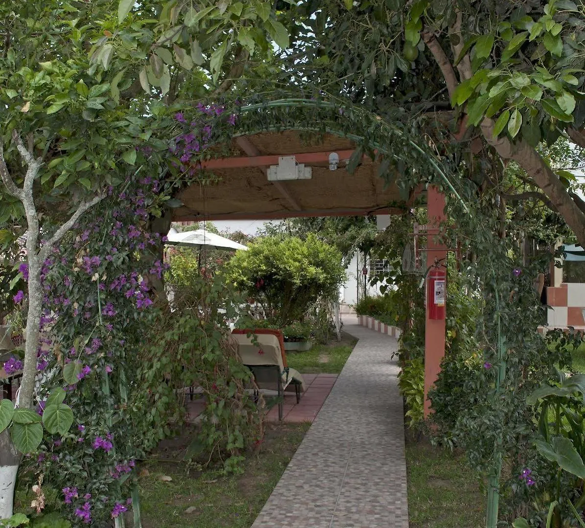 Hostal El Parque Tababela