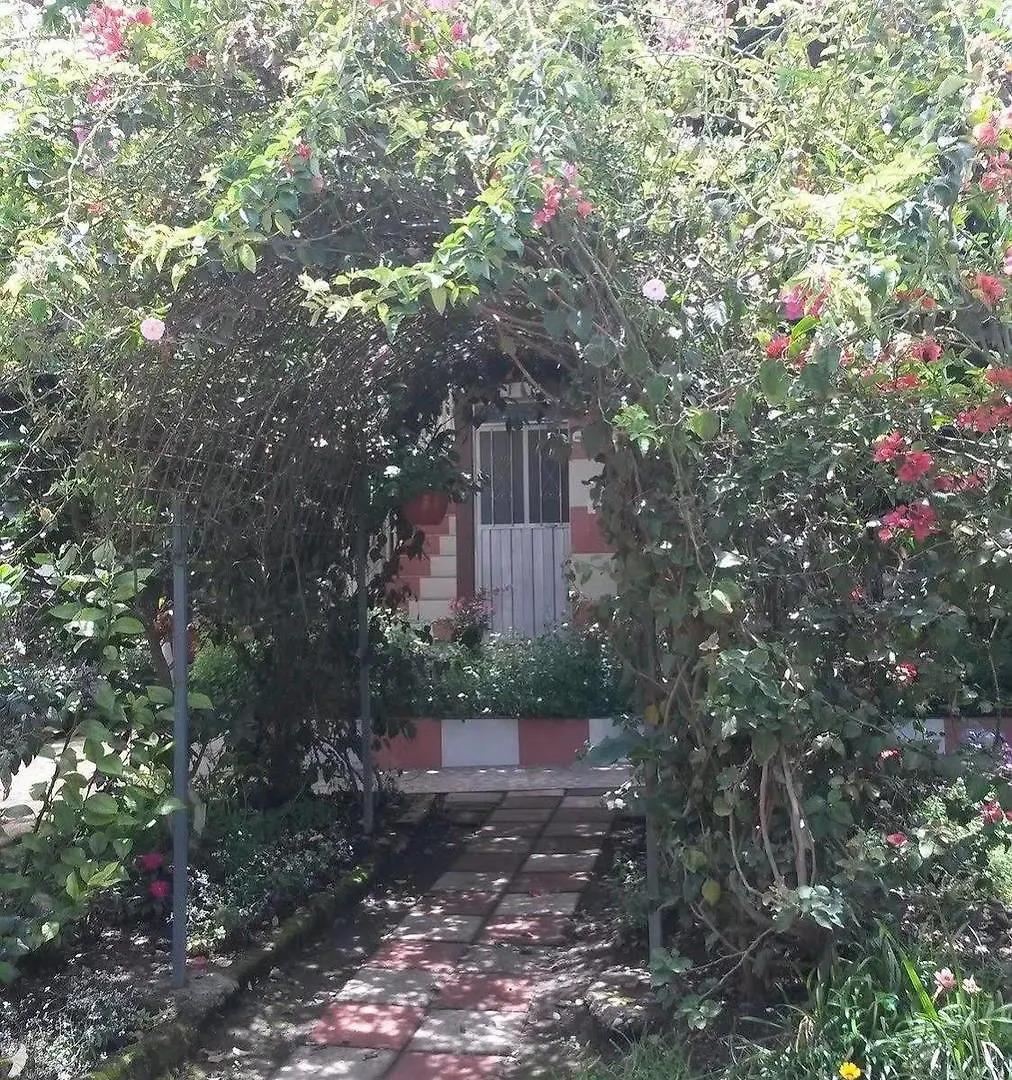 Hostal El Parque Tababela 0*,  Ecuador